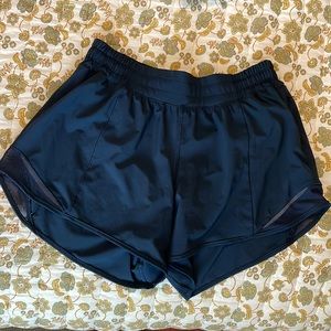 Hottie Hot High Rise 4” Navy Lululemon size 6 Shorts
